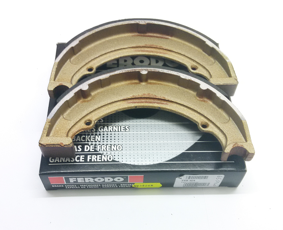 Brake shoes hw7 front and rear pair one pad & cut away