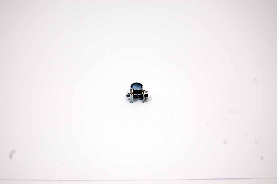 Oil fuel pipe clip to suit 5/32 bore pipe or 4mm