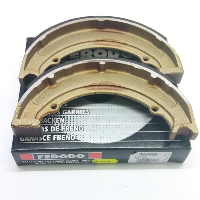 Brake shoes hw7 front and rear pair one pad & cut away