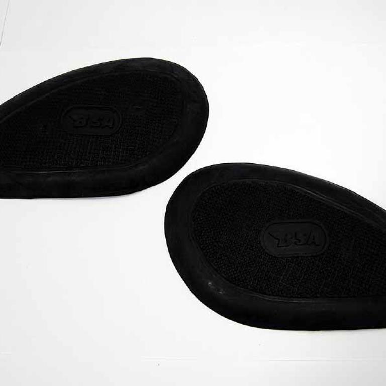 Knee grips pair B31 A10 2 screws type