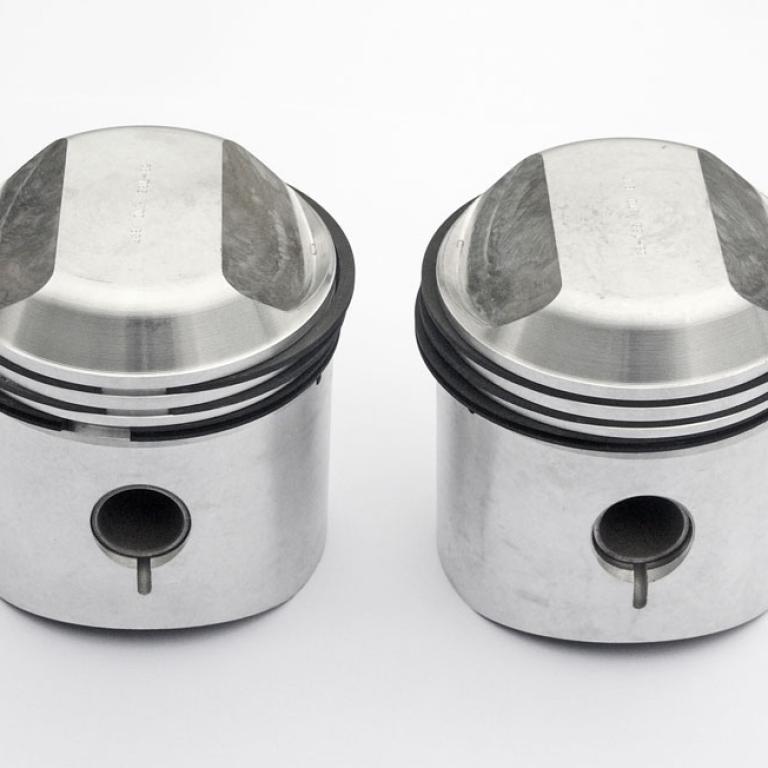 +20 oversize Pistons complete pair 9:1 compression
