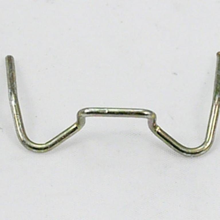 W clip for headlamp glass to rim